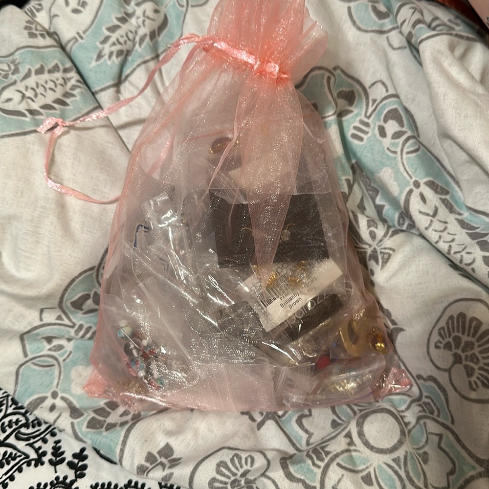 Jewelry Lot Mystery Bag unresearched Costume /vintage Jewelry Craft & Wearable
